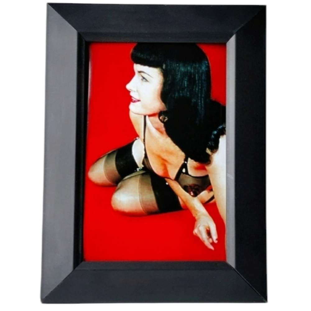 Bettie Page Vintage fashion  pin-up  Woman rockabilly burlesque lingerie…